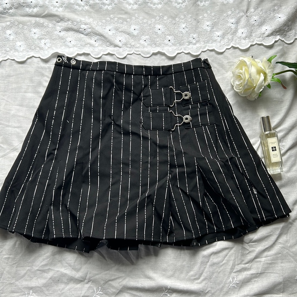 I.AM.GIA Skater Skirt. Size Medium! ✨🖤